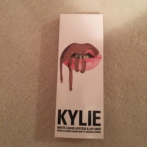 Kylie Jenner lip kit